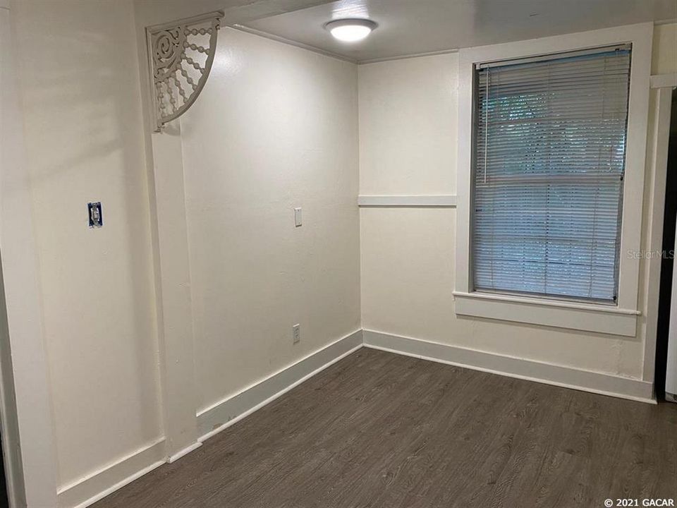 Recently Rented: $1,280 (2 beds, 1 baths, 881 Square Feet)