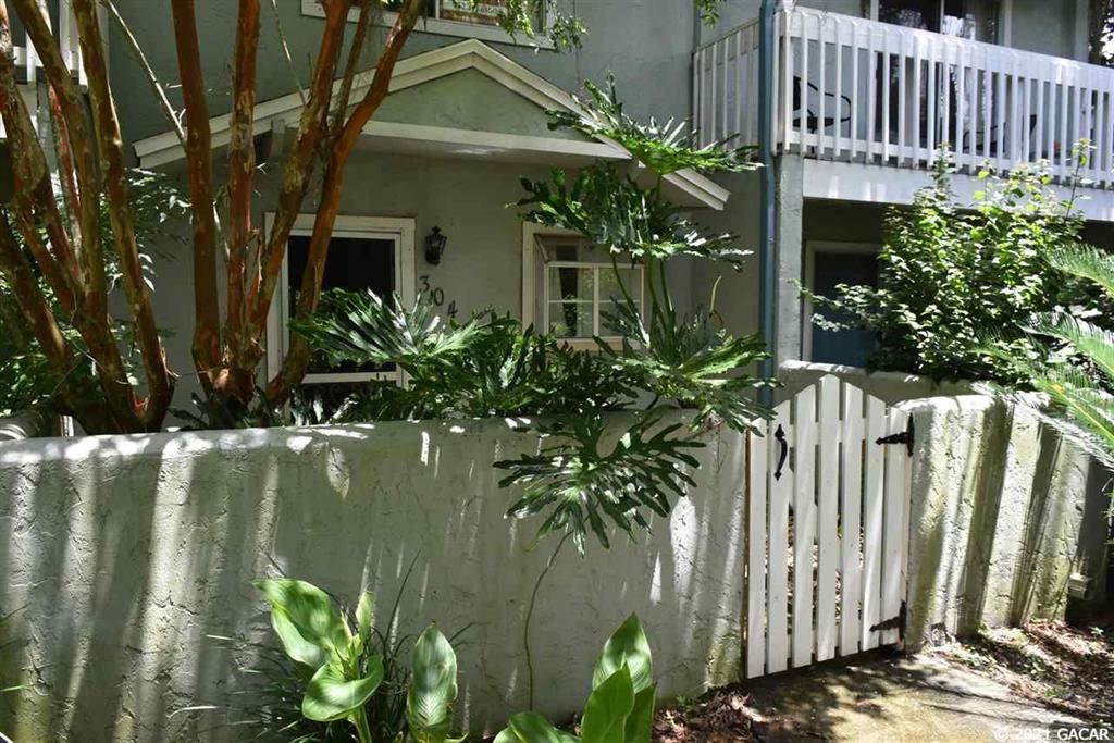 Vendido Recientemente: $129,900 (2 camas, 2 baños, 1168 Pies cuadrados)