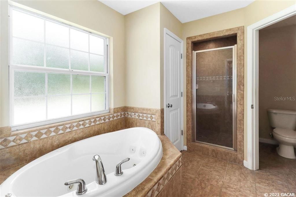 最近售出: $230,000 (3 贝兹, 2 浴室, 1670 平方英尺)