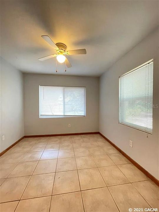 Recently Rented: $1,200 (2 beds, 1 baths, 780 Square Feet)