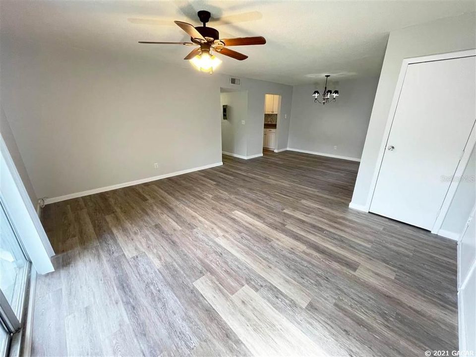 Recently Rented: $1,450 (3 beds, 2 baths, 1296 Square Feet)