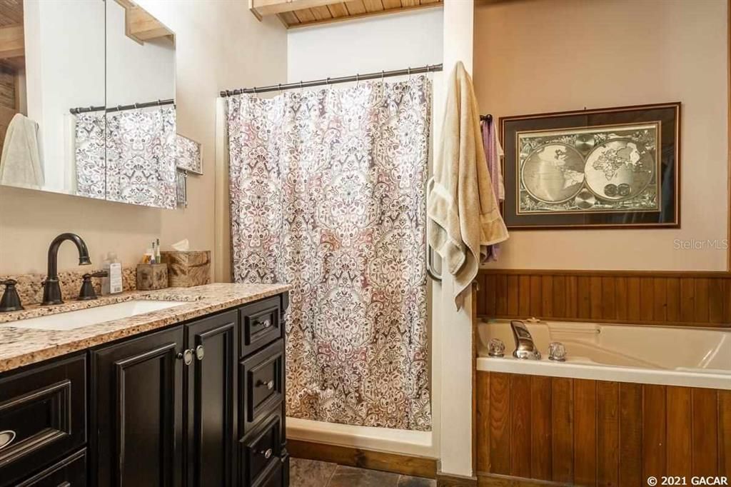 Недавно продано: $299,000 (3 спален, 2 ванн, 1500 Квадратных фут)