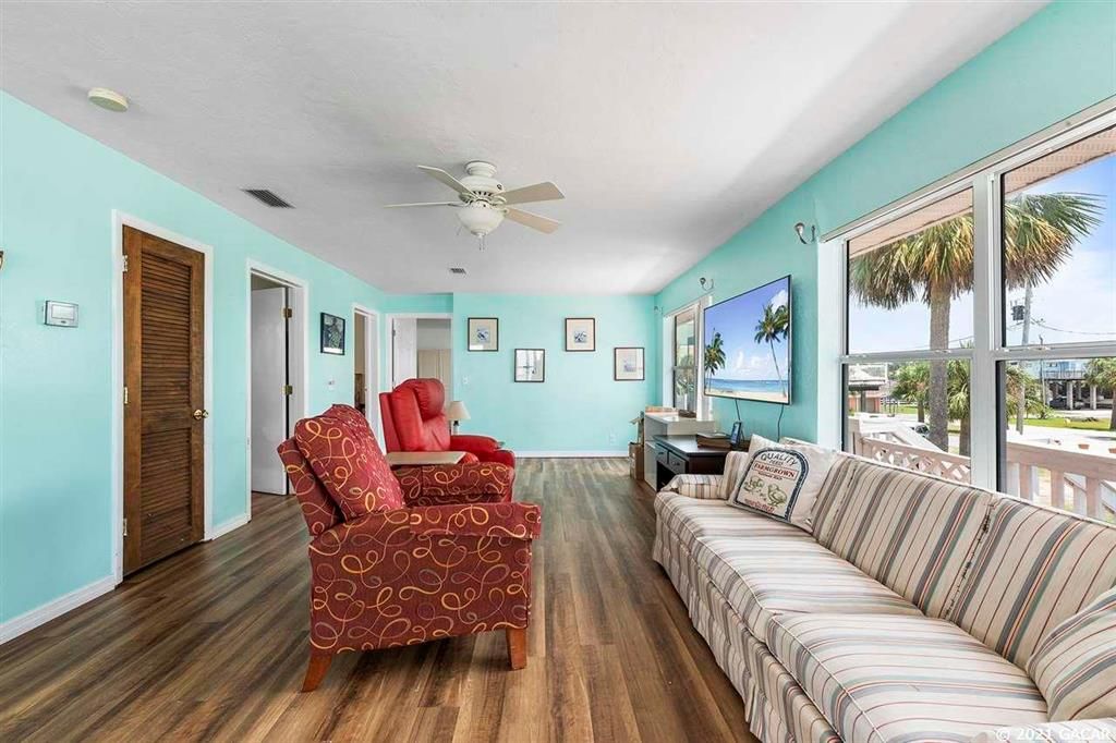 Recently Sold: $350,000 (2 beds, 2 baths, 1056 Square Feet)
