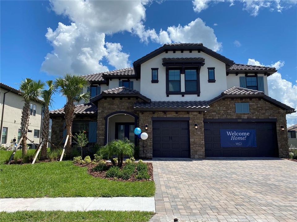 Recently Sold: $762,475 (5 beds, 5 baths, 4576 Square Feet)