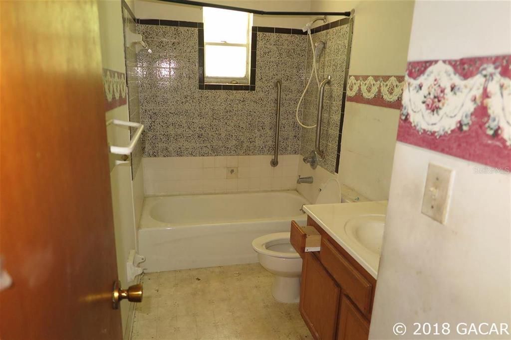 Recently Sold: $59,900 (3 beds, 1 baths, 1332 Square Feet)