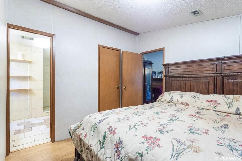 Vendido Recientemente: $98,000 (3 camas, 2 baños, 960 Pies cuadrados)
