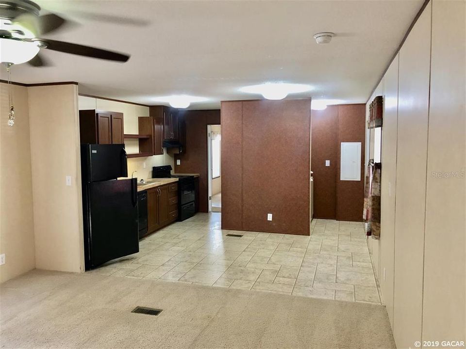 Vendido Recientemente: $55,000 (3 camas, 2 baños, 1140 Pies cuadrados)