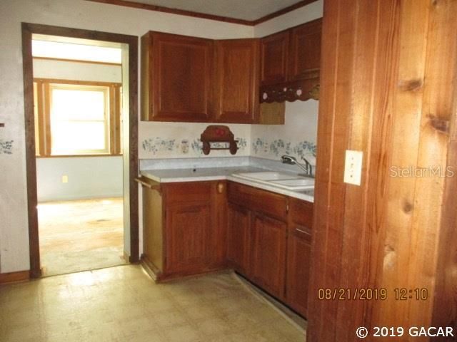 Vendido Recientemente: $129,900 (3 camas, 2 baños, 1944 Pies cuadrados)