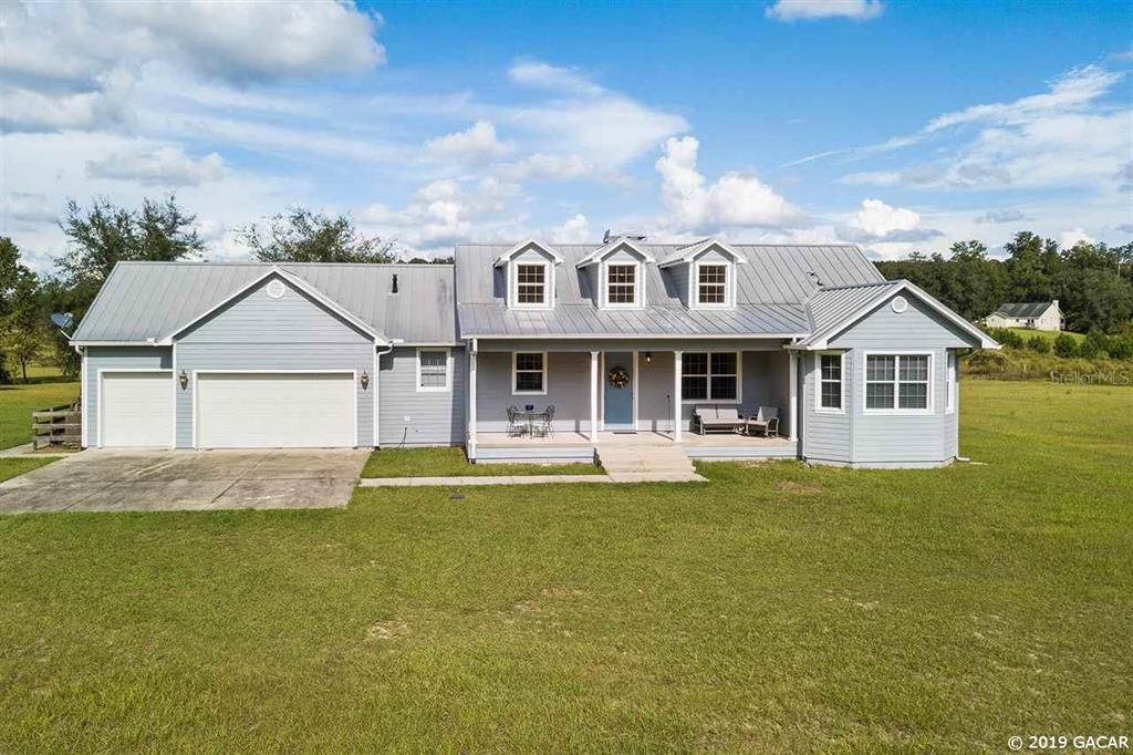Recently Sold: $379,500 (3 beds, 2 baths, 2216 Square Feet)