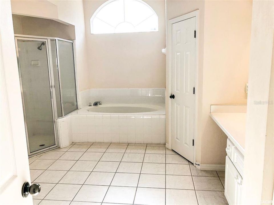 最近租的: $2,200 (4 贝兹, 3 浴室, 2832 平方英尺)