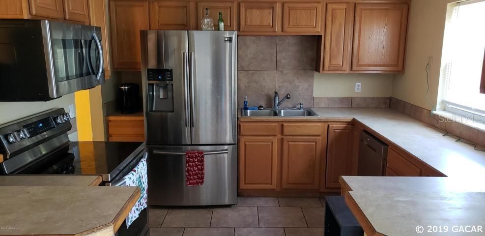 Vendido Recientemente: $149,900 (4 camas, 2 baños, 1300 Pies cuadrados)