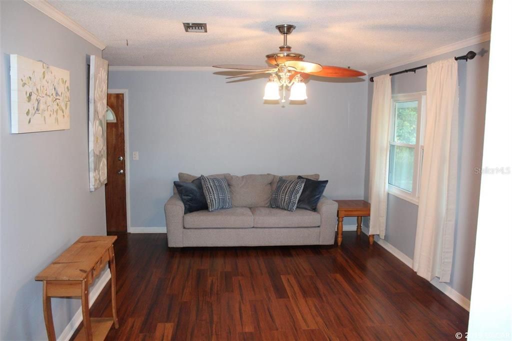 Recently Sold: $139,000 (2 beds, 1 baths, 832 Square Feet)