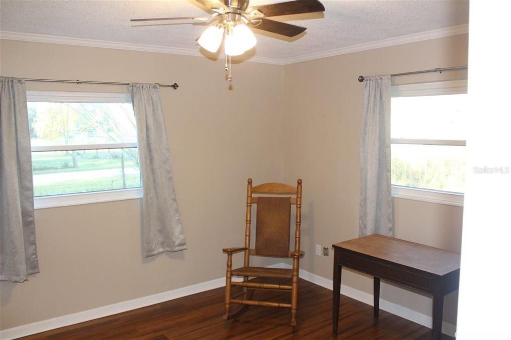 Recently Sold: $139,000 (2 beds, 1 baths, 832 Square Feet)
