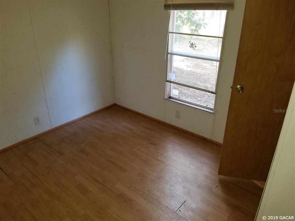 Vendido Recientemente: $55,000 (3 camas, 2 baños, 1040 Pies cuadrados)