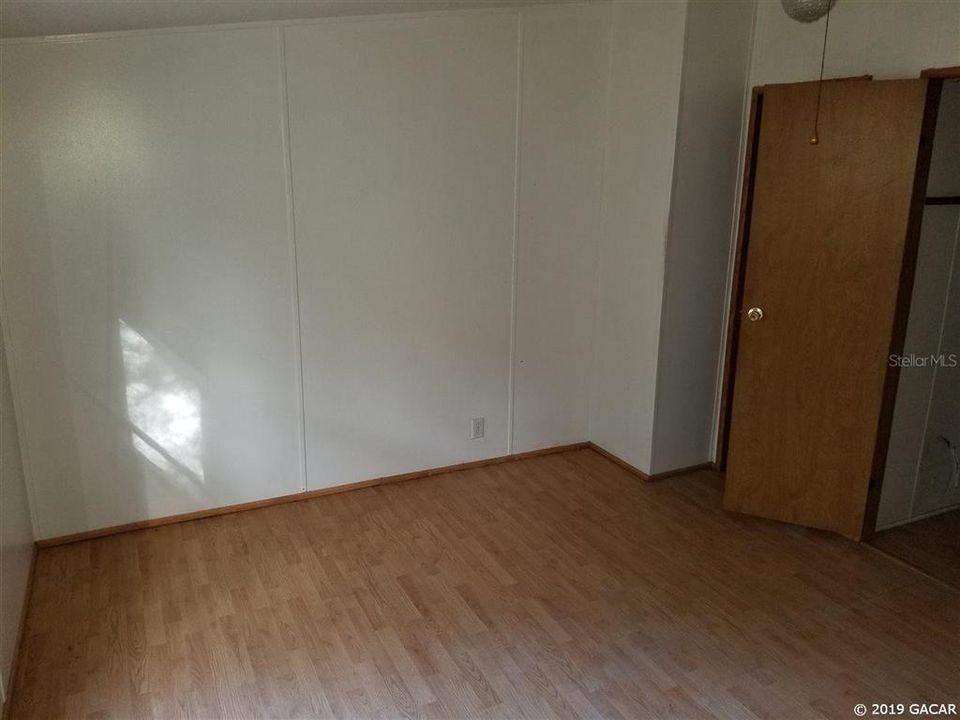 Vendido Recientemente: $55,000 (3 camas, 2 baños, 1040 Pies cuadrados)