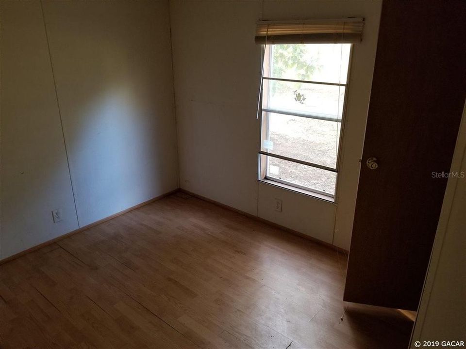 Vendido Recientemente: $55,000 (3 camas, 2 baños, 1040 Pies cuadrados)