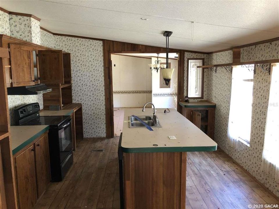 Recently Sold: $39,000 (3 beds, 2 baths, 1560 Square Feet)