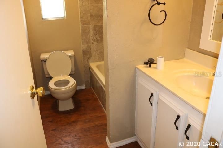 最近租的: $900 (2 贝兹, 2 浴室, 960 平方英尺)