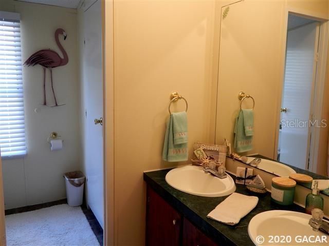 最近售出: $149,900 (4 贝兹, 2 浴室, 1944 平方英尺)