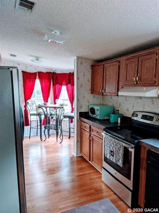 Vendido Recientemente: $84,900 (3 camas, 2 baños, 1296 Pies cuadrados)