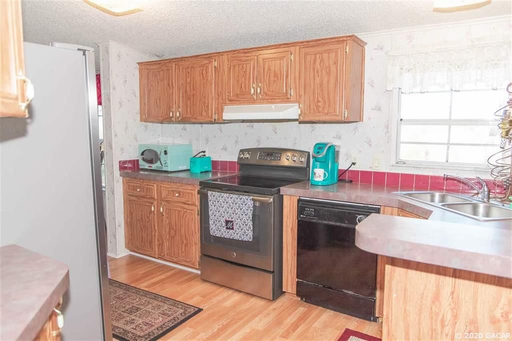 Vendido Recientemente: $84,900 (3 camas, 2 baños, 1296 Pies cuadrados)