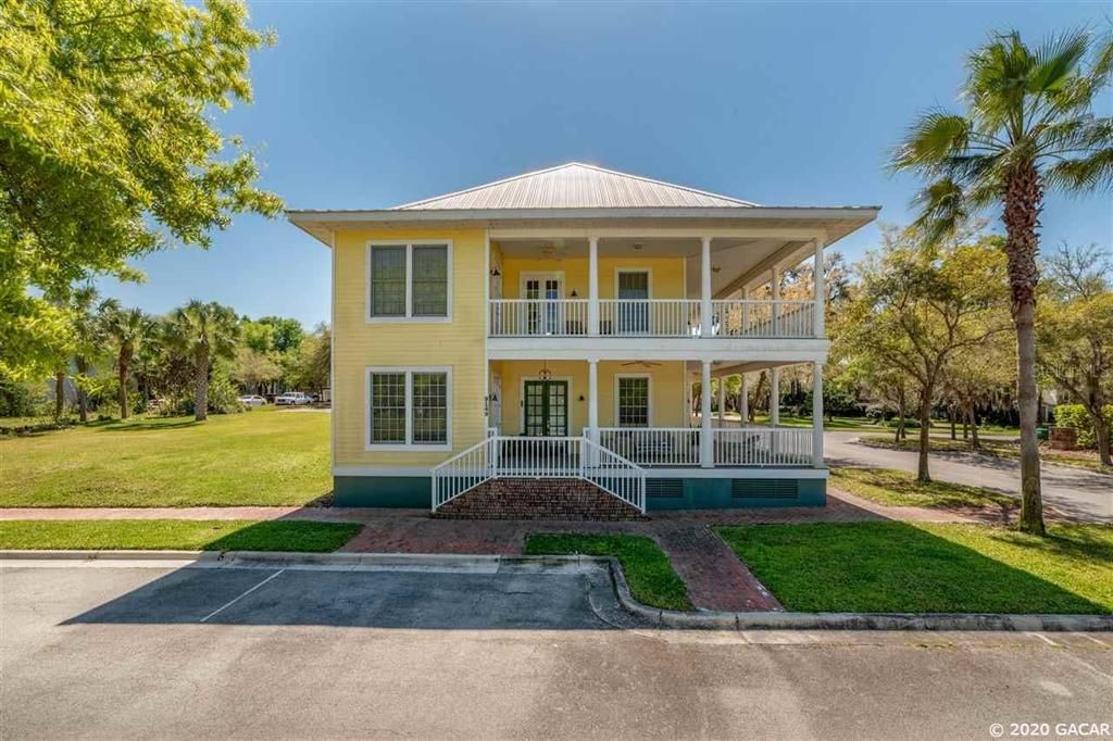 Недавно продано: $610,000 (6 спален, 6 ванн, 4280 Квадратных фут)