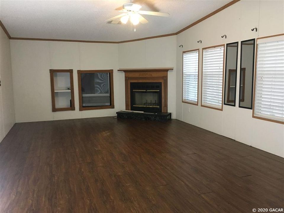 Recently Sold: $125,000 (4 beds, 2 baths, 1800 Square Feet)