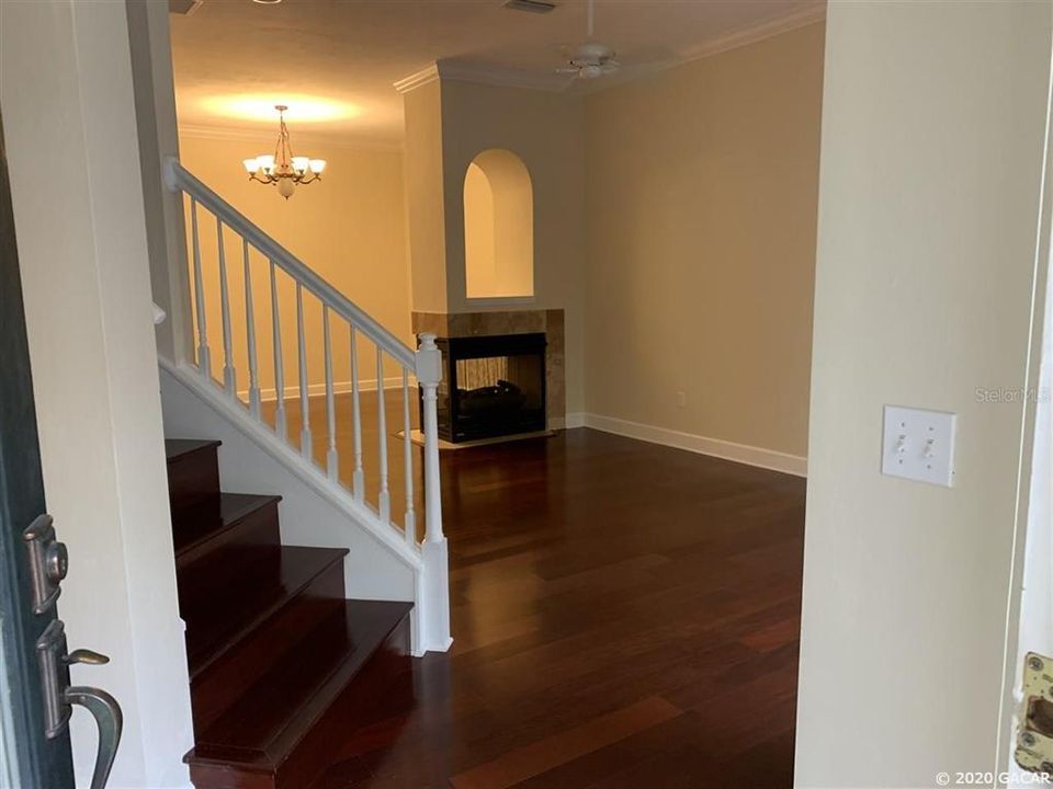 Recently Rented: $2,000 (3 beds, 3 baths, 2019 Square Feet)