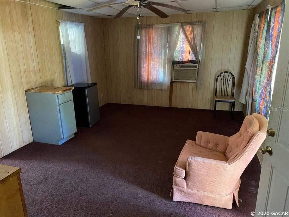 Vendido Recientemente: $39,000 (3 camas, 2 baños, 961 Pies cuadrados)