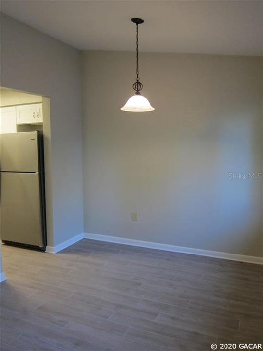 Recently Rented: $850 (2 beds, 1 baths, 822 Square Feet)