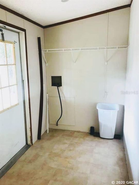 Vendido Recientemente: $149,900 (3 camas, 2 baños, 2368 Pies cuadrados)