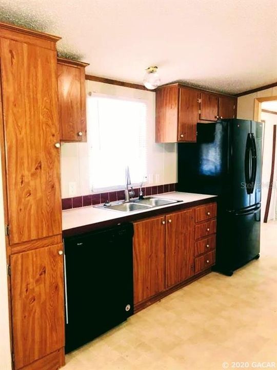 Vendido Recientemente: $149,900 (3 camas, 2 baños, 2368 Pies cuadrados)