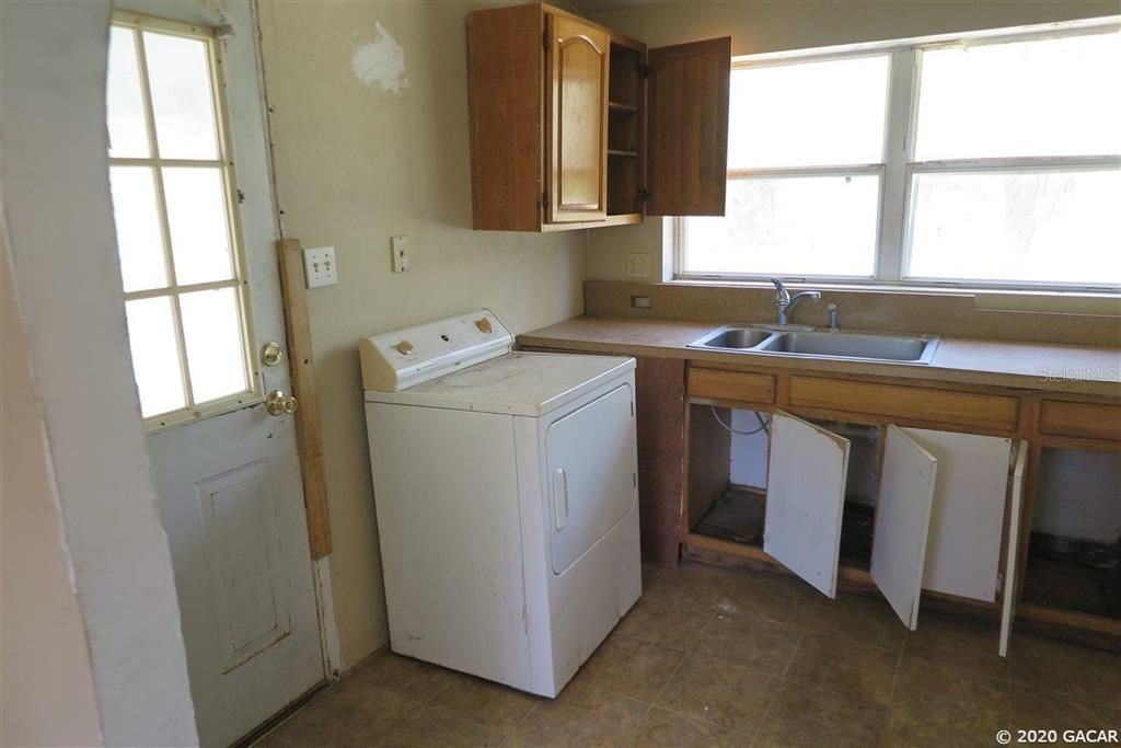 Recently Sold: $65,000 (2 beds, 1 baths, 912 Square Feet)