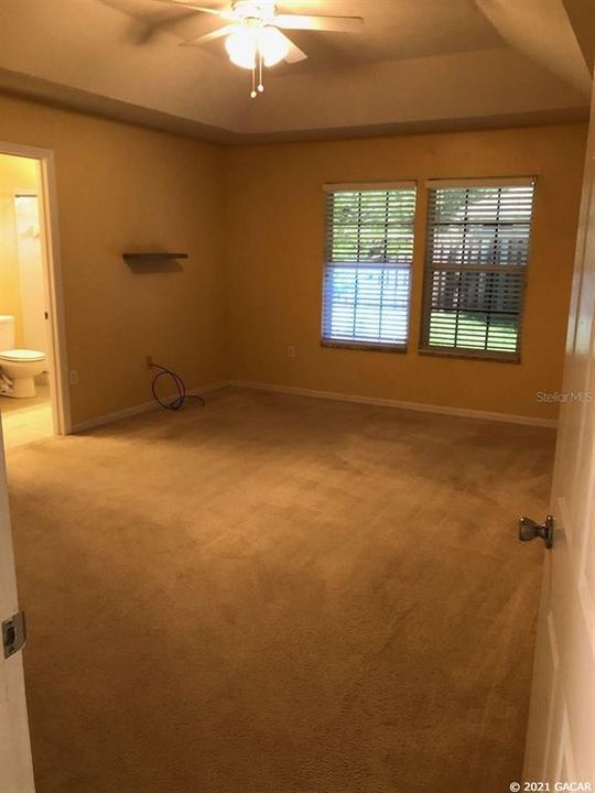 Recently Rented: $1,700 (3 beds, 2 baths, 1562 Square Feet)