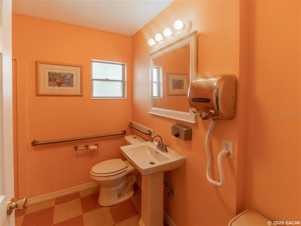 最近售出: $449,900 (0 贝兹, 0 浴室, 1128 平方英尺)