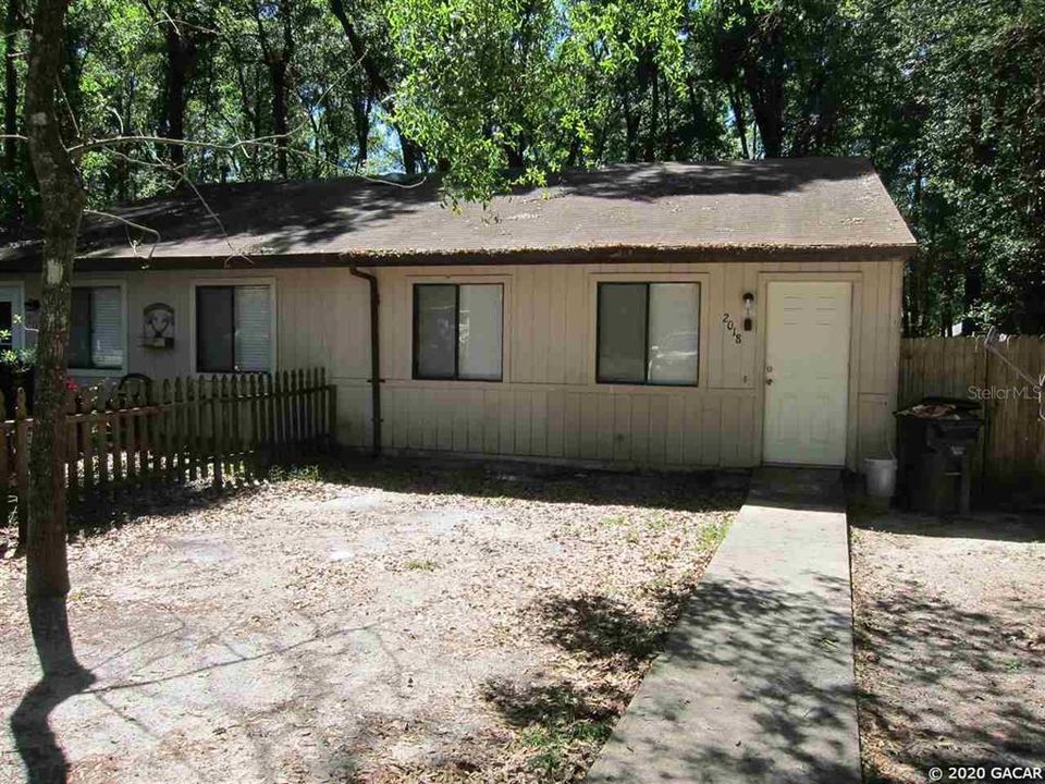 Recently Rented: $975 (3 beds, 2 baths, 880 Square Feet)