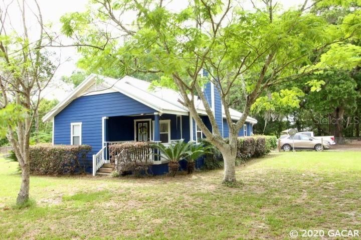 Recently Sold: $129,900 (3 beds, 2 baths, 1271 Square Feet)