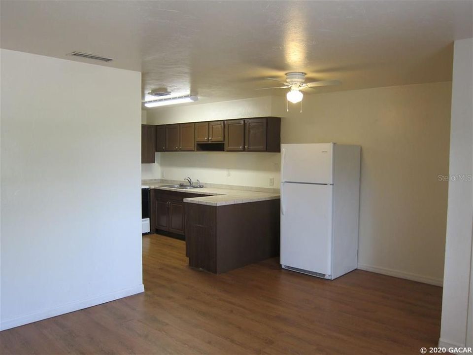 Recently Rented: $725 (2 beds, 1 baths, 694 Square Feet)