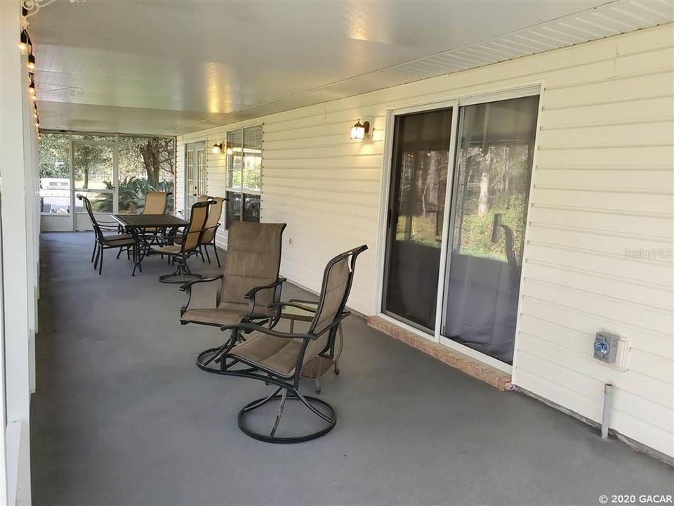 Recently Sold: $324,000 (3 beds, 2 baths, 1336 Square Feet)
