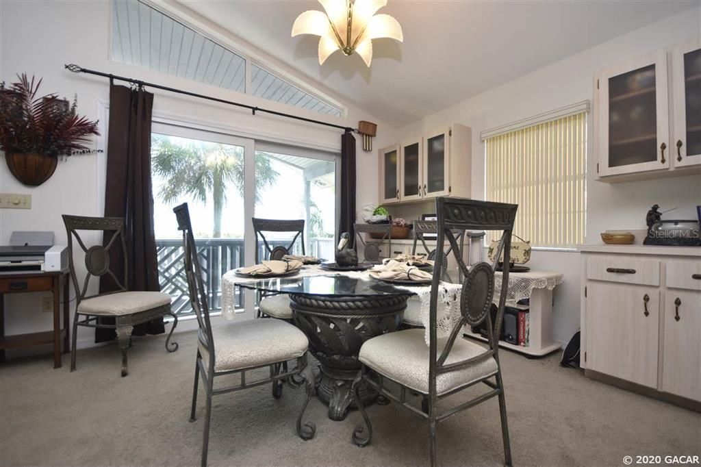 Recently Sold: $435,000 (3 beds, 2 baths, 1600 Square Feet)