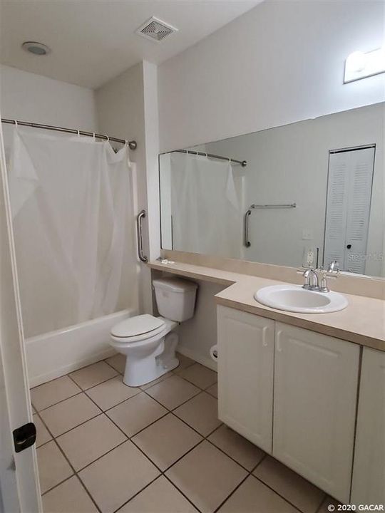 Recently Rented: $950 (1 beds, 1 baths, 888 Square Feet)