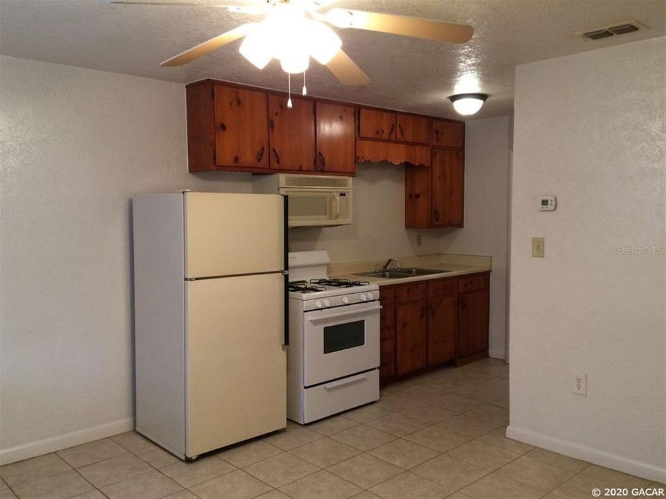 Recently Rented: $695 (1 beds, 1 baths, 400 Square Feet)