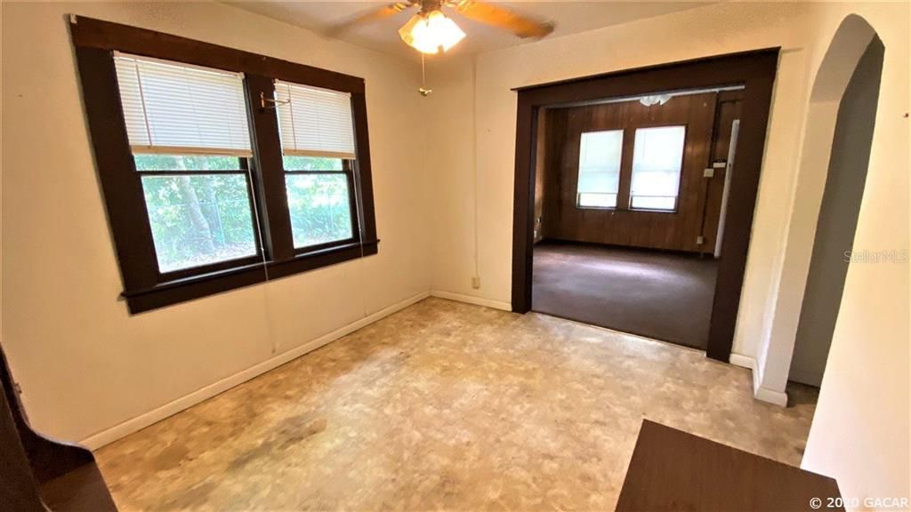 Recently Sold: $69,000 (2 beds, 1 baths, 816 Square Feet)