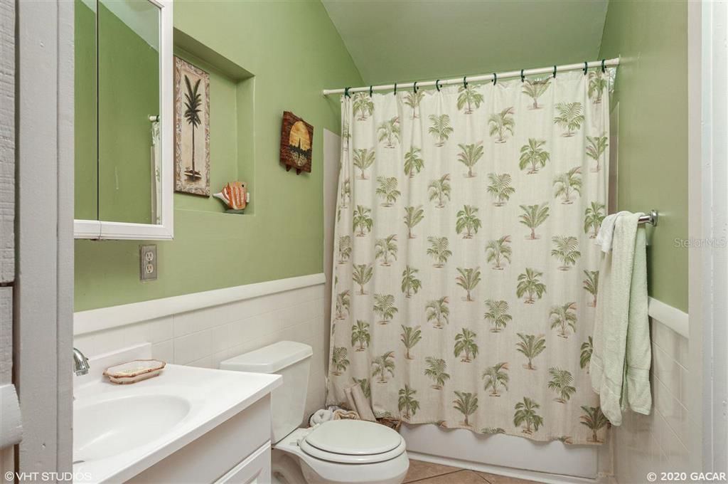 最近售出: $207,500 (2 贝兹, 2 浴室, 1304 平方英尺)