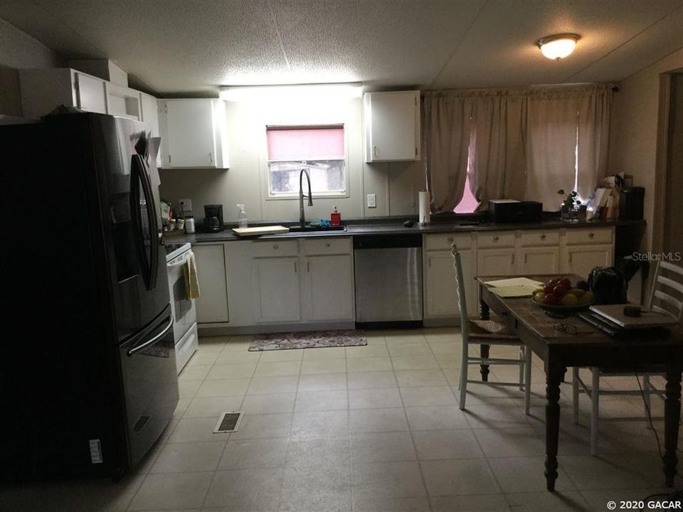 Vendido Recientemente: $129,900 (3 camas, 2 baños, 1080 Pies cuadrados)