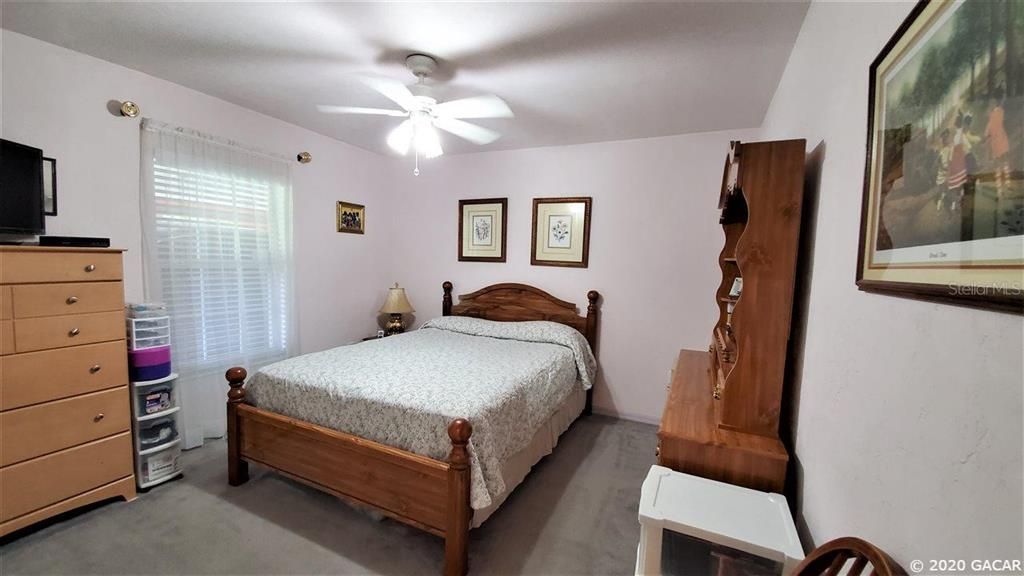 Vendido Recientemente: $329,900 (4 camas, 3 baños, 3127 Pies cuadrados)