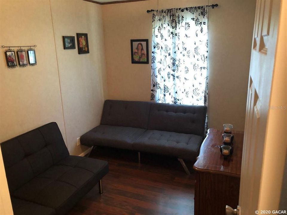 Vendido Recientemente: $109,000 (3 camas, 2 baños, 1080 Pies cuadrados)