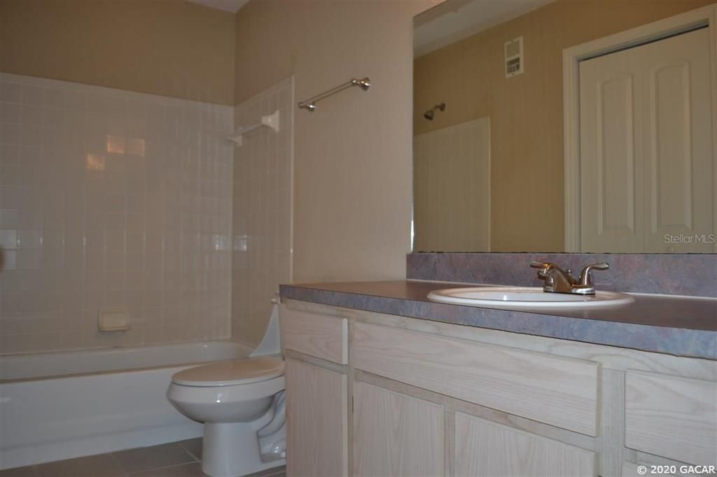 Недавно арендовано: $850 (1 спален, 1 ванн, 600 Квадратных фут)