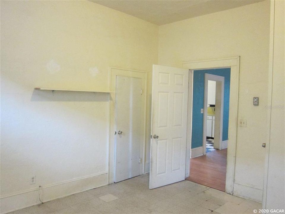 Recently Rented: $850 (3 beds, 1 baths, 1200 Square Feet)