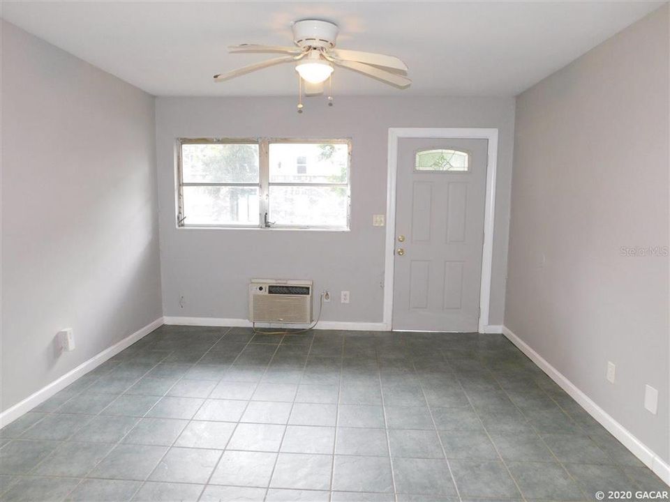 Recently Rented: $650 (2 beds, 1 baths, 648 Square Feet)